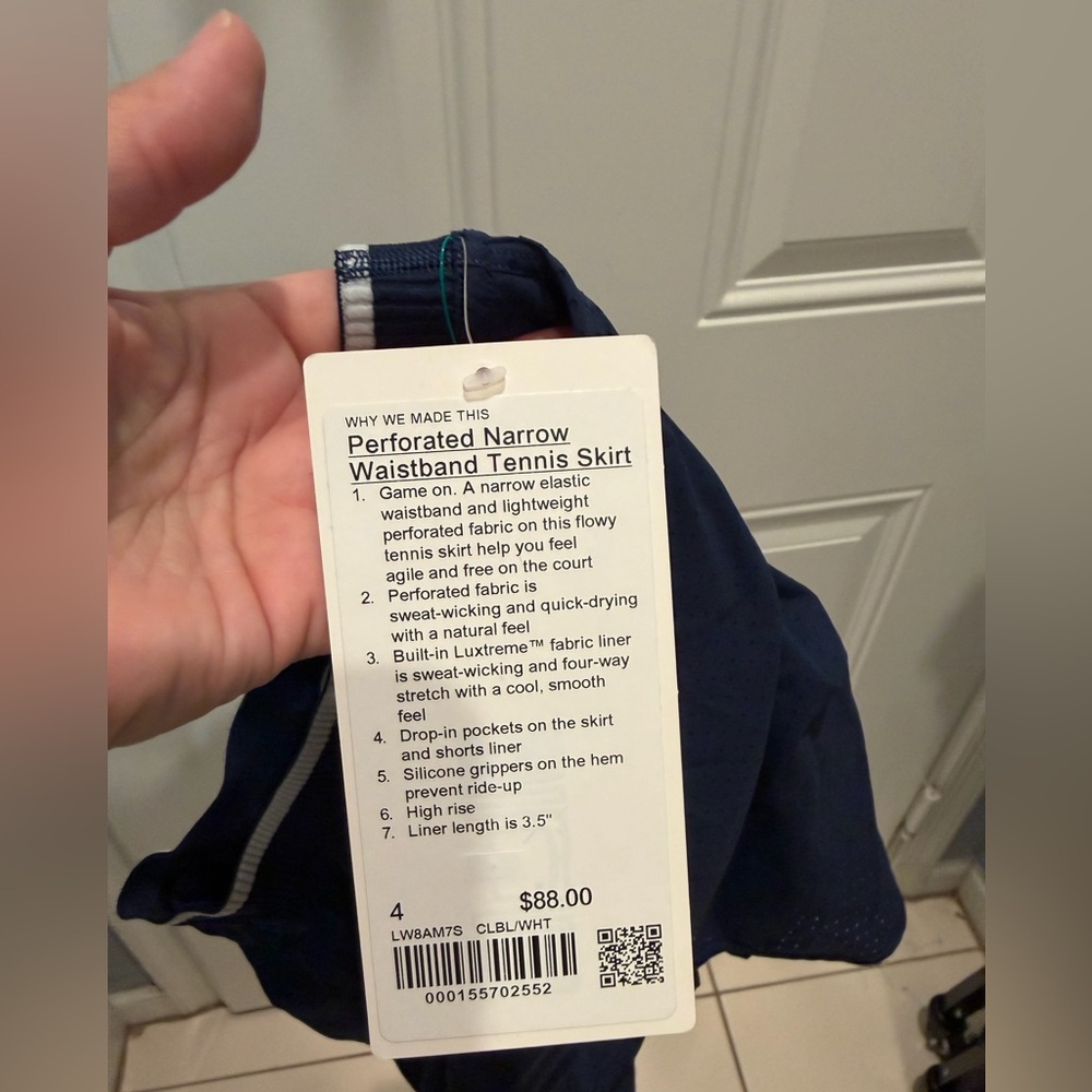 Lululemon Perforated Narrow
Waistband Tennis Skirt - Picture 6 of 7